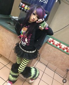 2000s Colorful Outfits, Scene Queens 2000s, Scene Clothing Style, Scene Fit Ideas, Scene Core Clothes, Scene Outfits Colorful, Grunge Scene Outfits, Scene Outfit Inspo 2000s, 2000s Girl Outfits