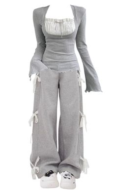 Grey Coquette Outfit, How To Style Leather Pants, Gray Outfit, Street Style Outfits Casual, Street Outfits, Style Sweatpants, Baggy Sweatpants, Outfit Inspo Casual, Fairy Grunge