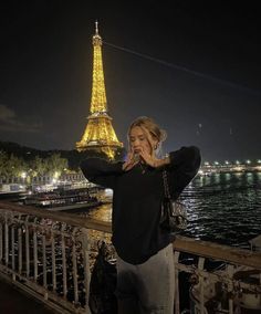 carehartt instagram model blonde beautiful cute girl paris france francia coquette aesthetic night life Anna Astrup, Eiffel Tower Pictures, France Winter, Eiffel Tower At Night, Paris Winter, Paris Vibes, Parisian Lifestyle, Parisian Vibes