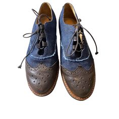 Stuart Weitzman Perforated Denim Leather Oxfords Shoes Mrgill Lace-Up Size 9 Brand: Stuart Weitzman Item Type/Style: Leather Oxfords Shoes Color: Blue, Brown Size: 9 Condition: Excellent Condition. Almost No Signs Of Wear. Shipped With Usps Priority Mail Oxfords Shoes, Type Style, Leather Oxford Shoes, Stuart Weitzman Shoes, Shoes Color, Stuart Weitzman, Priority Mail, Flat Shoes Women, Blue Brown