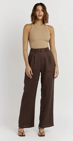 Dark Brown Trousers Outfit, Brown Linen Pants Outfit, Brown Wide Leg Pants Outfit, Outfits For Casual, Brown Linen Pants