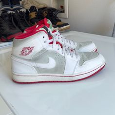 Jordan 1 Retro Hare - Bugs Bunny **Check Out My Other Shoes Offered Bugs Bunny, Jordan 1 Retro, Jordan 1, Mens Shoes Sneakers, Shoes Sneakers, Men's Shoes, Man Shop, Sneakers, Red