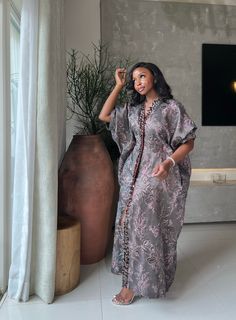 Boubou Gown, African Kaftan Dress, Nigerian Traditional Dresses, Owambe Styles, Nigerian Dress Styles, Bubu Dress, African Kaftan, Nigerian Outfits, Bubu Gown Styles