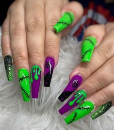 Halloween Nails Purple Green Orange, Toxic Nails Design, Poison Ivy Nails Designs, Ghostbuster Nails, Neon Green Halloween Nails, Purple And Green Nails Acrylic, Green Purple Nails, Purple And Green Halloween Nails, Glow In The Dark Halloween Nails