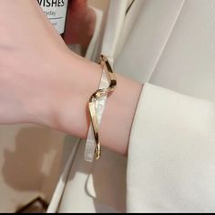 Trendy White Shellfish Board Bend Metal Geometric C-Shape Opening Bracelet. 7*5.5cm. Bracelet Board, Metal Bracelet, Metal Bracelets, Bracelet Gold, Pretty Jewellery, Womens Jewelry Bracelets, Bend, Gold Color, Gold Bracelet