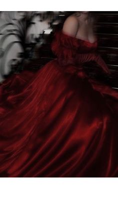 Yasmin Core, Ballgown Aesthetic, Gown Aesthetic, Dark Spring, Snake Photos, Spring Court, Lizzie Hearts, Red Ball Gown, Red Princess