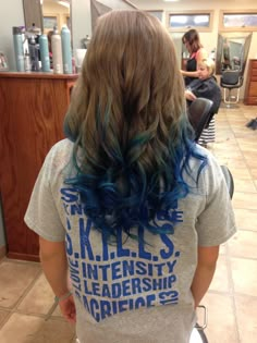 Long brown curled hair with blue dyed tips. Blue Dyed Tips, Hair Dyed Brown, Hair Tips Dyed, Brown Hair Tips, Brown Curled Hair, Blue Brown Hair