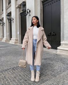 Nude Winter Outfit, Thanya W, January Style, Elegant Winter Outfits, Everyday Outfits Winter, Fall Womens Fashion, Winter Casual Outfits, Winter Inspo Outfits, Nude Outfit