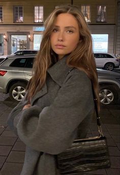 light brown all over hair color, light chocolate brown hair color, very light brown hair, neutral brown hair color Dark Blonde, Hair Inspo Color, Light Brown Hair, Instagram Inspiration, Hair Goals, Hair Looks, New Hair, Hair Inspo, Photo Inspiration