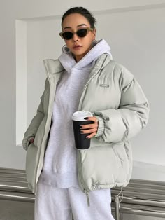 Puffer Jacket Outfit, Oversized Puffer Jacket, Outerwear Women Winter, Puffer Jacket Women, Winter Fashion Outfits, Winter Casual, Puffer Coat