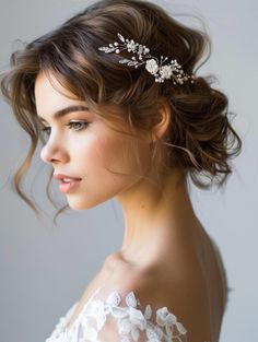 Boho Short Wedding Hair, Bridal Hair Down Short, Short Hair Wedding Styles Bridal, Bridal Hairstyles Short Hair, Short School Hairstyles, Wedding Hair For Short Hair, Short Braids Hairstyles, Short Hair Wedding Styles, Short 4c Hairstyles