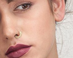 Pretty Piercings, Rose Gold Nose Ring, Nath Nose Ring, Piercing Inspiration, Nostril Ring, Diamond Nose Stud, Nose Pins, Cartilage Ring