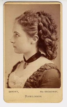 Victorian Women, Interesting History, Vintage Hairstyles, Vintage Photographs, Vintage Beauty, Historical Fashion, Vintage Photography, Victorian Era