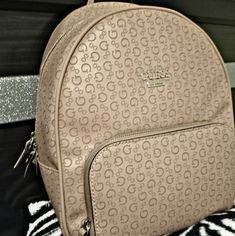 Original Guess Big Backpack Black Guess Backpack Large, Big Backpack, Guess Backpack, Y2k Handbag, Guess Brand, Big Backpacks, Mini Backpack Purse, Beige Handbags, White Backpack