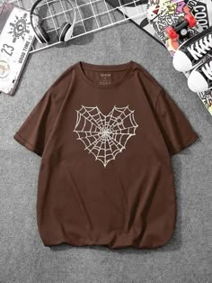 Shein Shirts, Baggy Shirts, Brown T Shirt, Trendy Shirt Designs, Shirt Design Inspiration, Brown Shirt, Aesthetic Shirts, Painted Clothes