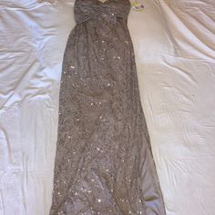 Glitter Beautiful Silver Dress Black Floor Length Dress, Dresses Silver, Sparkly Gown, Morgan Dress, Backless Gown, Mini Gold Dress, Velvet Dress Long, Backless Evening Dress, Full Length Gowns