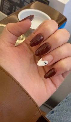 👻 Fall Nails September 2024, Simple October Nails Almond, Short Gel X Nails Fall, Fall Nails Painted, Fall Nails Real Nails, Easy Nail Halloween Designs, Nail Idea For Fall, Nails Fall Halloween, Fall Nail Designs For Beginners