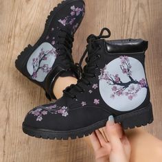 Olivia Mark - High-Top Round Toe Martin Boots with Casual Lace-up Design Combat Boots Plus Size, Ankle Boots Winter, Boots Plus Size, Winter Flats, Winter Activewear, Rough Heels, Boots Combat, Booties Ankle Boots, Boots Winter