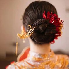 Golden Phoenix Hair stick and "Chanhua" Thread Wrapping Flowers – Oriental Me Tea Ceremony Hair, Asian Tea Ceremony, Silk Flower Crafts, Wrapping Flowers, Golden Phoenix, Hair Ornaments Wedding, Phoenix Hair, Flower Pedals, Traditional Chinese Wedding