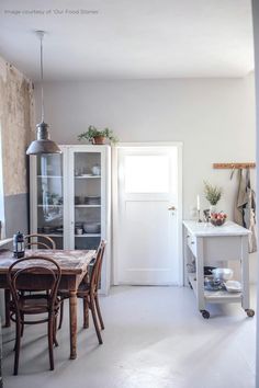 the kitchen is clean and ready to be used for dinner or lunchtime, but it's not too far from the dining room