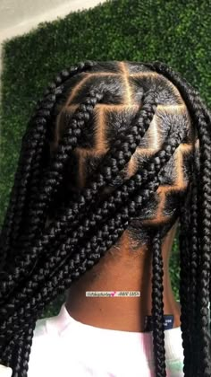 Large knotless braids •| @itsbigshirley💕 |• Braid Patterns For Box Braids, Medium Knotted Box Braids, Smeduiem Box Braids, African Hair Braiding Styles Ideas, Braids On Fine Hair, Plaits Box Braids, Knotless Braids For Black Women, Med Knotless Braids, Up Dos For Prom