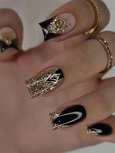 Colorful Nails, French Nail, Nails Black, Nail Forms, Stick On Nails, Nail Arts, Artificial Nails, Gold Nails