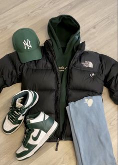 Trendy Boy Outfits, Cute Nike Outfits, Mens Outfit Inspiration, Winter Outfits Men, Cool Outfits For Men, Stylish Mens Outfits