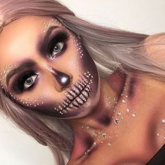 Makijaż Sugar Skull, Fantasy Make-up, Halloween Make-up Looks, Halloweenský Makeup, Classic Halloween Costumes, Cute Halloween Makeup, Skeleton Makeup, Halloween Makeup Pretty, Cool Halloween Makeup