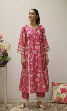 Cotton Kurti Designs Latest Fashion 2023, Printed Suit Stitching Design, Latest Suit Design 2023 For Women, Kurti Designs Latest For Wedding, Cotton Pakistani Suits Designs, Allover Printed Suits Design Indian, Printed Suit Designs Indian Style Latest, Pakistani Cotton Suits Design, Printed Cotton Kurti Designs Latest