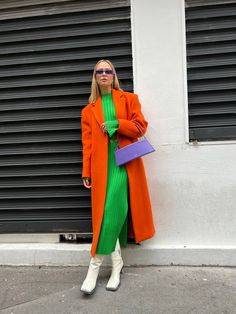 Colour Blocking Fashion, Simple Casual Outfits, Colourful Style, Dressing Sense, Clothing Guide, Moda Chic, Green Outfit, Pink Outfits, Classic Dress