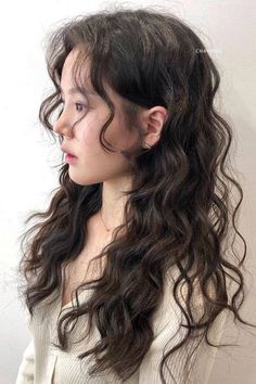 2c Haircut Bangs, Wavy Hair Perm, Korean Hairstyles, Korean Hair Color, Wavy Haircuts, Natural Wavy Hair