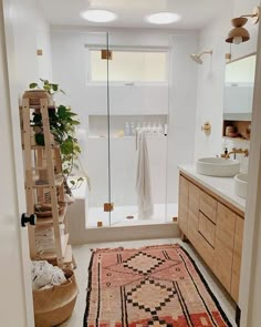 the bathroom is clean and ready to be used as a bath room or office space