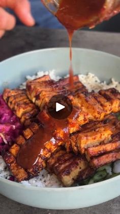 35K views · 603 reactions | Looking to reduce your meat consumption this January? We’ve got just the recipe for you! This hassleback tofu is a total game-changer—packed with flavor and easy to make. Trust us, tofu never tasted this good! 🙌 Serve with rice and your favorite veggies for a wholesome, plant-based meal. 🌱💚#Veganuary #MeatFreeMonday #PlantBasedRecipes #TofuLovers #EatMorePlants #TheHappyPear #EasyVeganMeals #TofuRecipe #HealthyEating #SustainableLiving | The Happy Pear Meat Free Monday, Tofu Recipes, Vegan Recipes Easy, Plant Based Recipes, Vegan Vegetarian, Plant Based, Pear, Healthy Eating