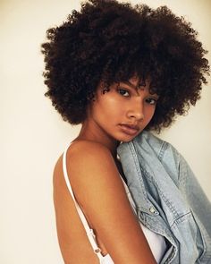 Portrait | Beauty | Lifestyle | For more inspiration, follow on IG @ richpointofview or click on photo to visit website!!! Shea Butter Hair, Bronze Highlights, Natural Hair Community, Natural Haircare, Natural Hair Tips, Beauty Portrait, Relaxed Hair