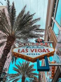 las vegas sign Las Vegas Palm Trees, Vegas Vision Board, Vegas Vibes Aesthetic, Las Vegas Astetic, Las Vegas Vision Board, Las Vages Aesthetic, Vegas Asethic, Las Vegas Wallpaper Iphone, Vegas Astethic