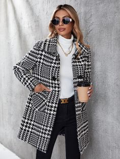 Houndstooth Coat Outfit, Plaid Jacket Outfit, Cute Sweatpants Outfit, Tweed Overcoat, Winter Outfits Warm, Classy Winter Outfits, Houndstooth Coat, International Clothing, Houndstooth Jacket