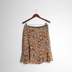 Sigrid Olsen Elegant Floral Skirt. Hidden Zip On The Back, Sits At Waist, Lightweight Chiffon, Lined. Size - 8 Petite Waist Band - 15" (Measured At The Top Of Waist Band From Side To Side) Length - 23" Across The Hip Area - 20" Across The Bottom/Hem - 32" Material - 100% Polyester (Machine Wash Cold) Condition - New With Tag Italy In The Summer, Pink Tweed Skirt, Green Floral Skirt, Bell Skirt, Godet Skirt, Embroidered Skirt, Layered Skirt, Chiffon Skirt, Flowy Skirt