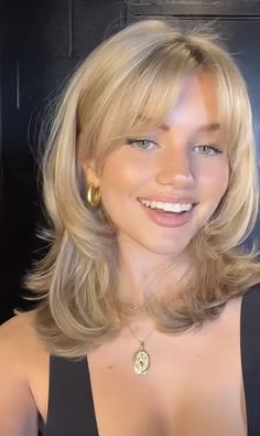 Haircut | Hairstyles | Long layers | Curtain bangs | Face framing Hairstyles For Layered Hair, Haircuts For Medium Hair, Short Hair Haircuts, Cut My Hair, Medium Hair Cuts