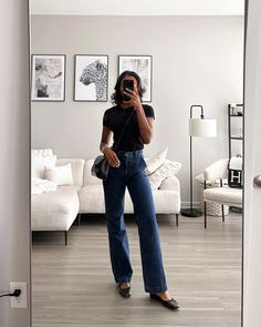 Black Ballet Flats Outfit Jeans, Black Bag Outfit Casual, Outfits With Flats And Jeans, Edgy Ballet Flats Outfit, Ballet Flat Outfit 2024, How To Style Black Ballet Flats, Jeans Ballet Flats Outfit, Outfit Ideas With Flats, Black Flats Outfit Casual