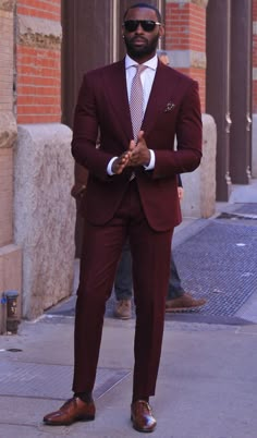 Burgundy Waistcoat Men, Maroon Suit Men Wedding, Suits Men Burgundy, Fall Suits For Men Wedding, Maroon Suit Men, Dark Red Suit Men, Burgundy Suits For Men, Burgundy Suit Wedding, Award Ceremony Outfit