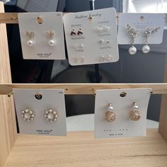 Lots of Earrings Bundle 
New
very cute
5 items
Gold plated earrings
come as the pic show
Next day shipping Lots Of Earrings, Earring Bundle, Gold Plated Earrings, Women Accessories Jewelry, Women's Jewelry, Women's Accessories, Jewelry Accessories, Gold Plate, Bundles