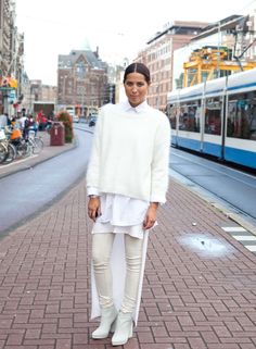 Creepy Fashion, Ivory Outfit, Lesbian Fashion, Simply Fashion, Behind The Camera, Street Style Winter, Street Style Inspiration, Questions And Answers, Beautiful Skirts