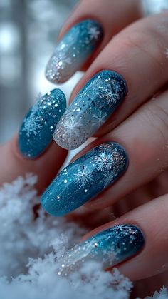 Nails Christmas Blue, Christmas Blue Nails, Blue Xmas Nails, Blue Christmas Nail Designs, Red And Blue Nails, Blue Christmas Nails, Xmas Nail Designs, Art Noel