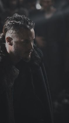 Actors Wallpaper, Vikings Travis Fimmel, Viking Wallpaper, Ragnar Lothbrok Vikings, King Ragnar, Viking Series, Vikings Tv Series, Vikings Tv Show, Vikings Ragnar