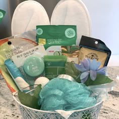 Pre-Filled Woman’s Spa Gift Basket. All Baskets Are Made To Order. Baskets Are Filled With An Assortment Off Facial And Hair Mask , Lotion, Body Wash,Soaps, Bash Salts,Loofah And Bath Bombs All Basket Made To Order. Items May Vary Slightly. Blue Gift Basket Ideas For Women, Skincare Basket, Bath Time Gift Basket, Present Basket Ideas, Bath Spa Gift Basket, Self Care Basket, Cleaning Supplies Gift Basket, Mini Gift Baskets Spa, Girly Gift Baskets