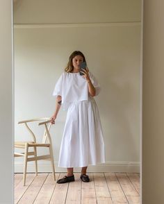 Cotton Skirt Outfit, Skirt Set Outfit, White Skirt Outfits, White Cotton Skirt, Instagram Autumn, Womens Fashion Inspiration