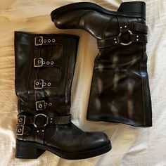 Black Distressed Boot, Wore Once. Steve Madden Biker Boots, Steve Madden Black Boots, Boots Biker, Boots Steve Madden, Shoes To Buy, Steve Madden Boots, Shoes Steve Madden, Shoe Inspo, Cool Shoes