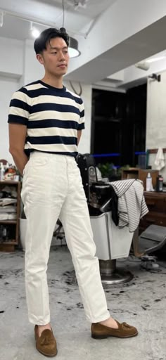 Chinos Outfit, Men Outfits Summer, Chinos Men Outfit, Chinos Men, Mens Casual Wear, Tokyo Style, Summer Menswear, Minimalist Fashion Men