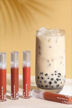 Enjoy a refreshing cup of guilt free milk tea! These super velvety lip tints leave a blurring finish as they effortlessly glide on the lips. Match your lips to your favourite milk tea flavour such as: Red Tea, Chocolate Tea, Cinnamon Tea and Caramel Tea. popular Korean makeup brand rom&nd available at sukoshimart.com Lip Tint Packaging, Romand Milk Tea Velvet Tint, Caramel Tea, Papa Recipe, Cinnamon Tea, Makeup Things, Flavored Milk