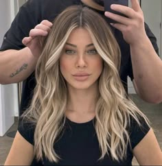 Balayage Hair Blonde Side Part, Balayage Hair With Money Pieces, Balayage With Highlights Blonde, Dyed Hair On Brown Hair, Biology Hair Balayage, Hombre Blonde Hair, Root Smudge Blonde Curtain Bangs, Long Roots Blonde, Light Brown Roots Blonde Hair Balayage